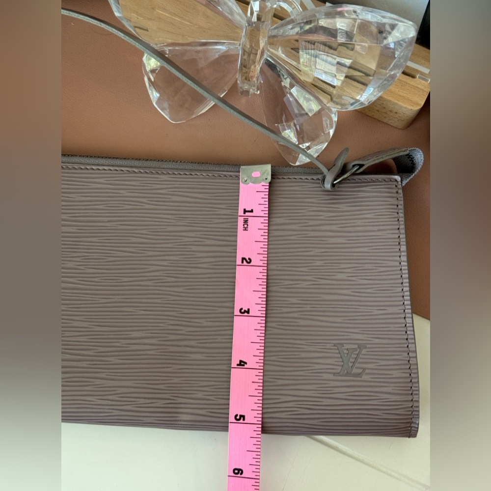 Louis Vuitton Lilac Epi Pochette - Picture 11 of 12